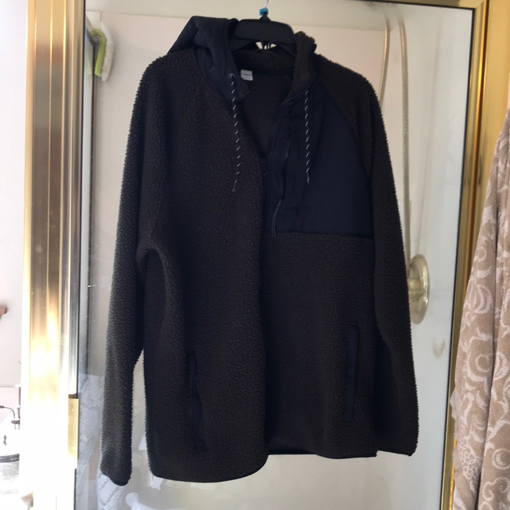 Dark green, light weight Sherpa jacket, zip pockets, with hood, size large